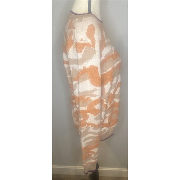 Women’s FATE Distressed ORANGE BEIGE Camo Crew Neck Pullover Sweater Sz Medium - Picture 6 of 12